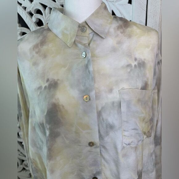 Grade and Gather Pale Yellow Grey Tie Dye Button Down Top Size Small - Picture 2 of 11